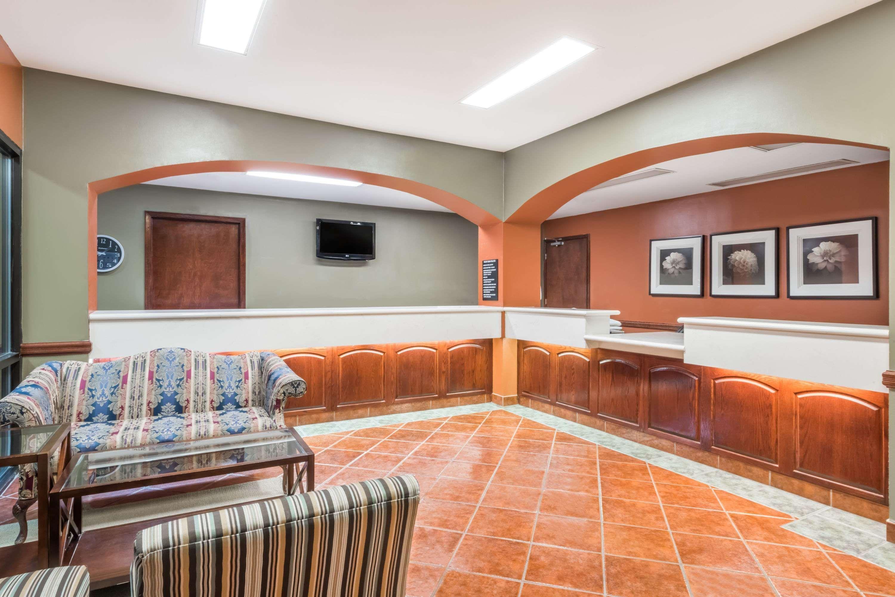 Super 8 By Wyndham Weslaco Exterior foto