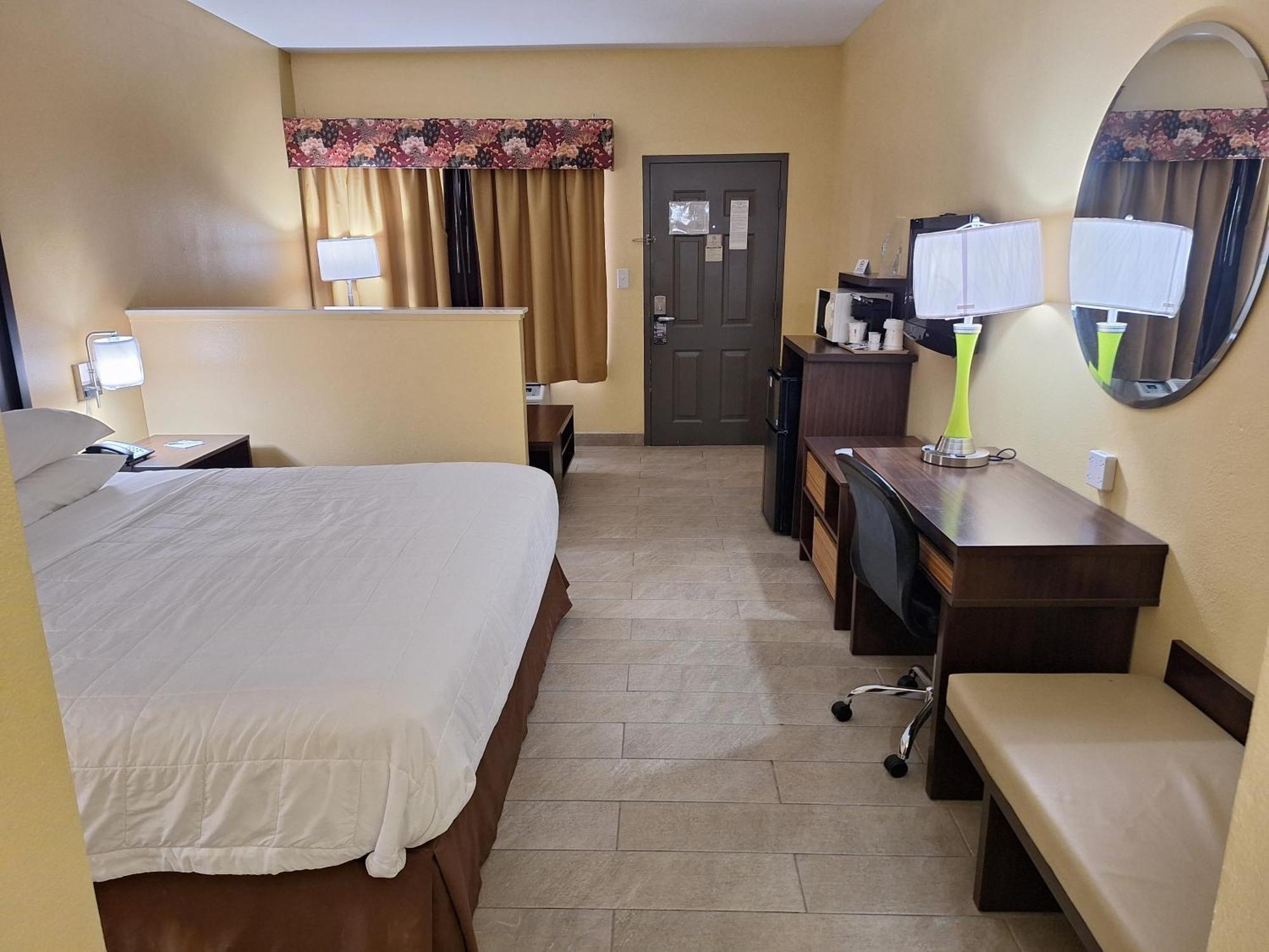Super 8 By Wyndham Weslaco Exterior foto