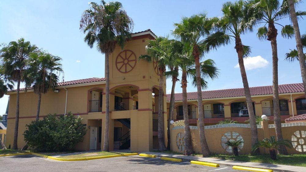 Super 8 By Wyndham Weslaco Exterior foto