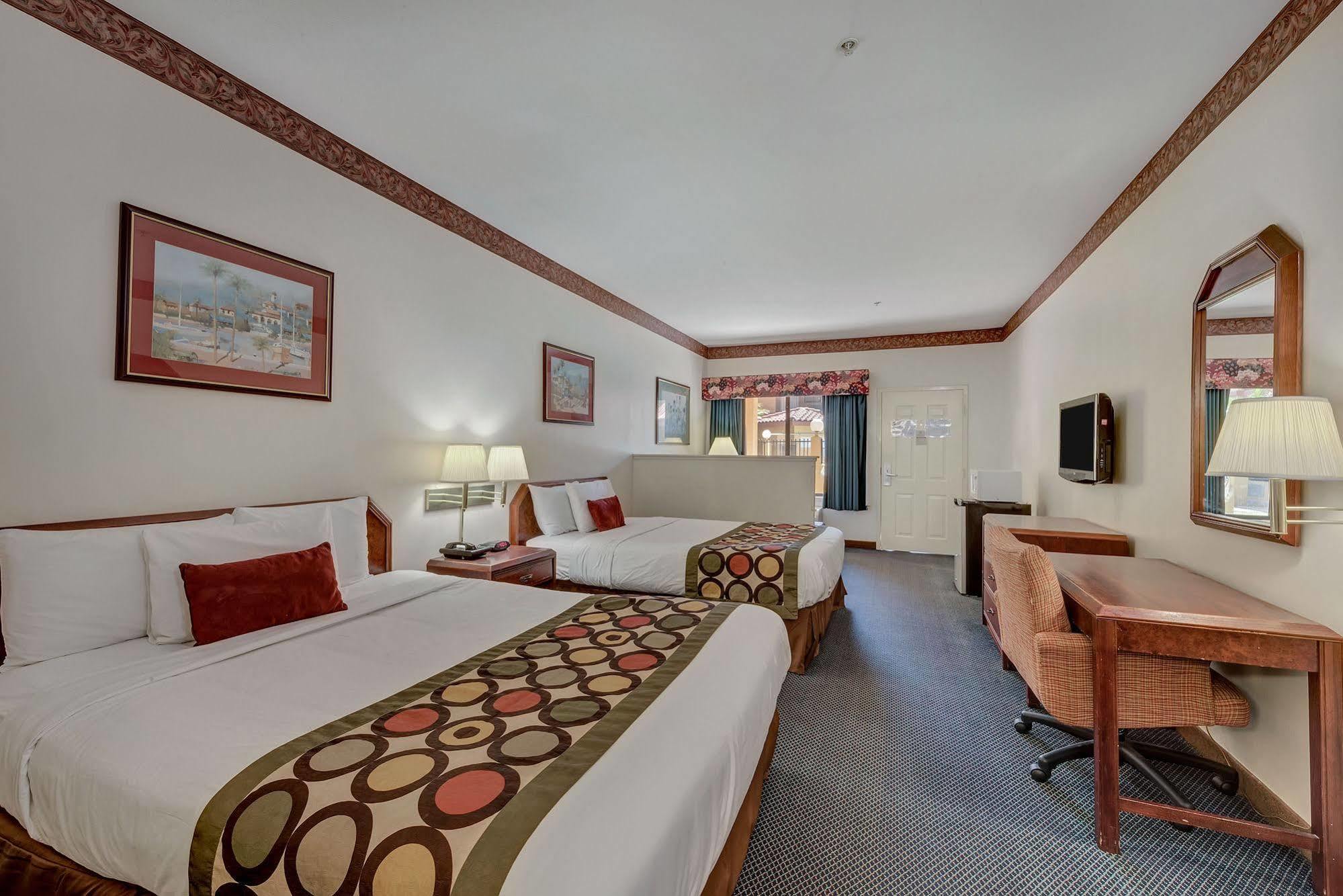 Super 8 By Wyndham Weslaco Exterior foto