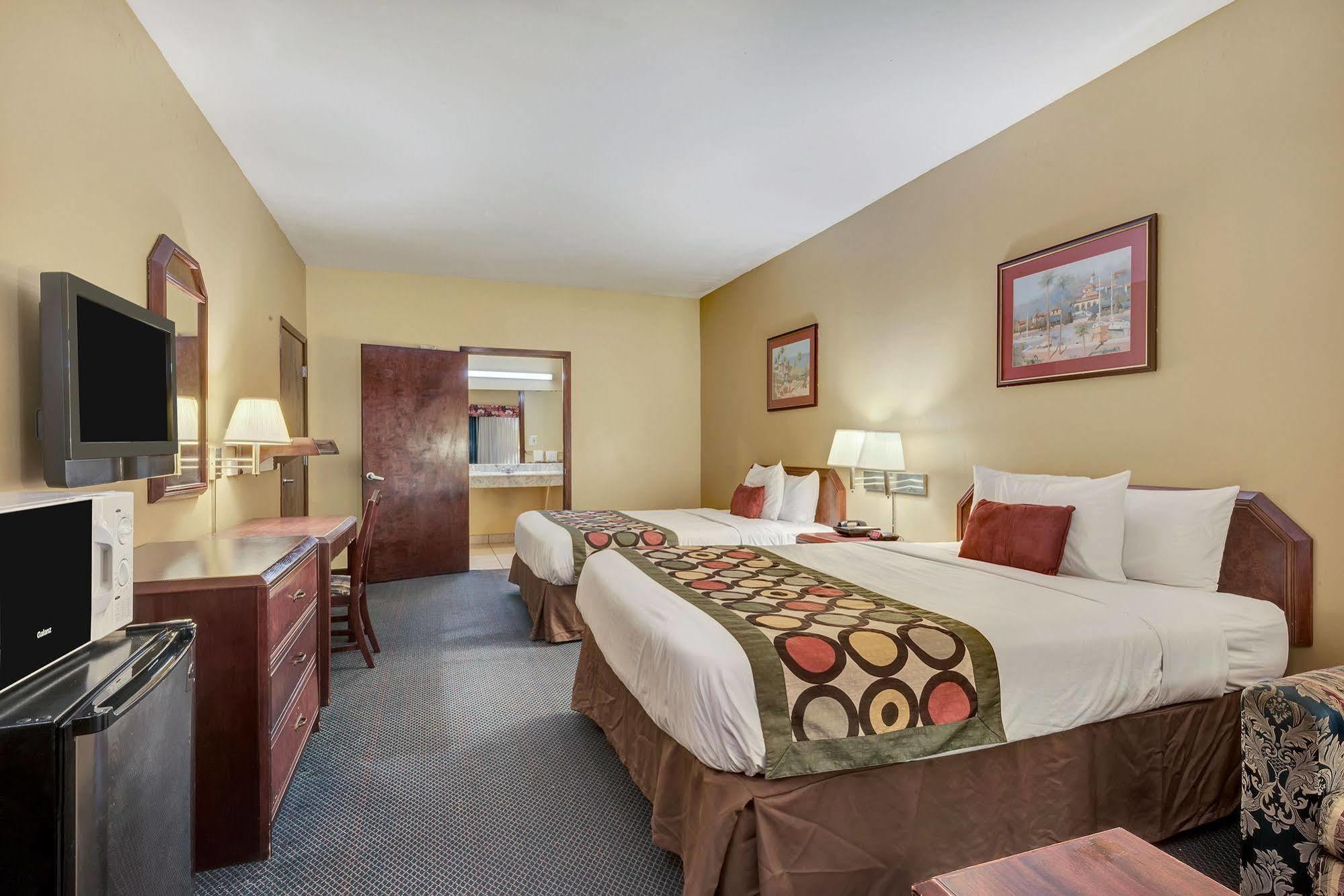 Super 8 By Wyndham Weslaco Exterior foto