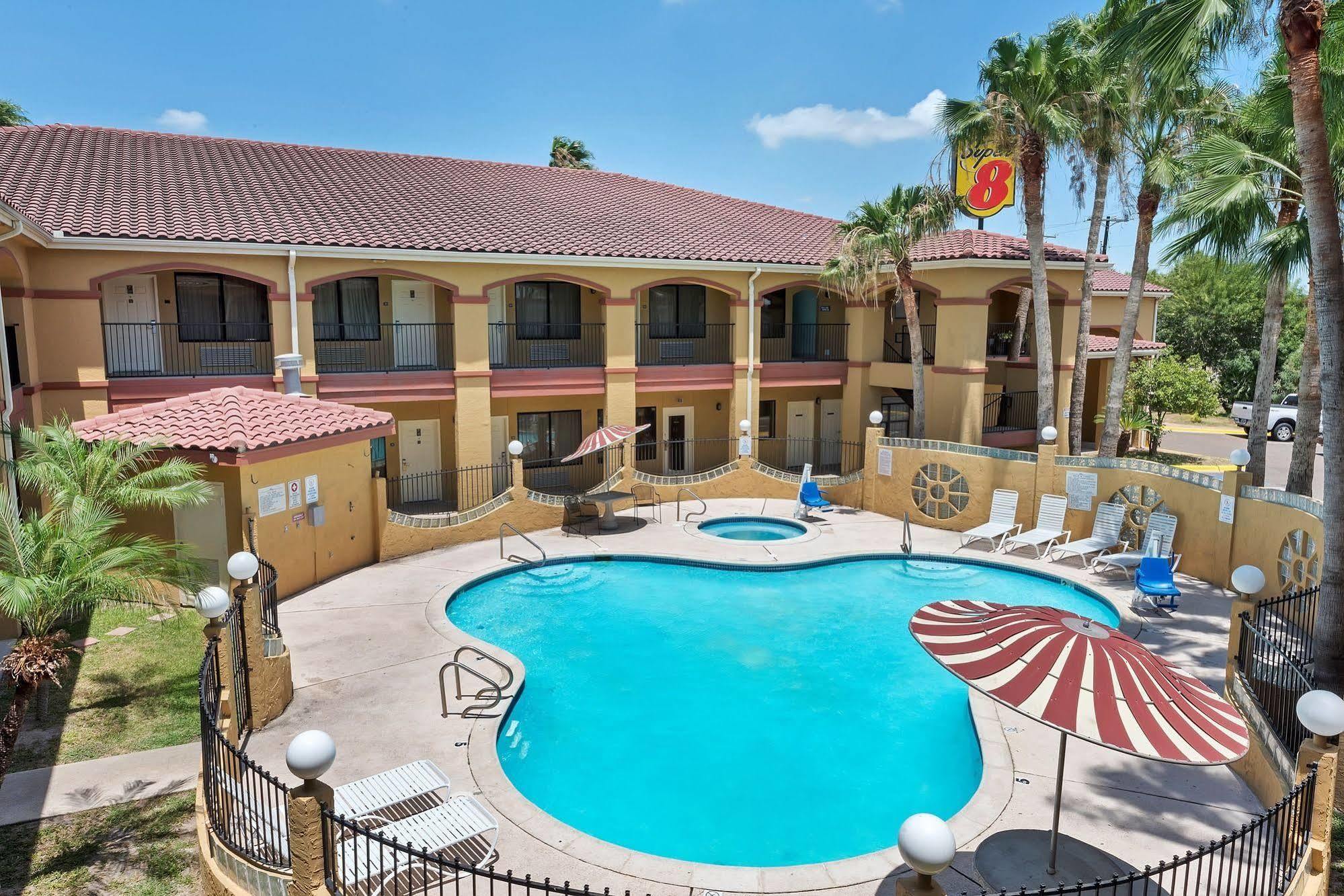 Super 8 By Wyndham Weslaco Exterior foto