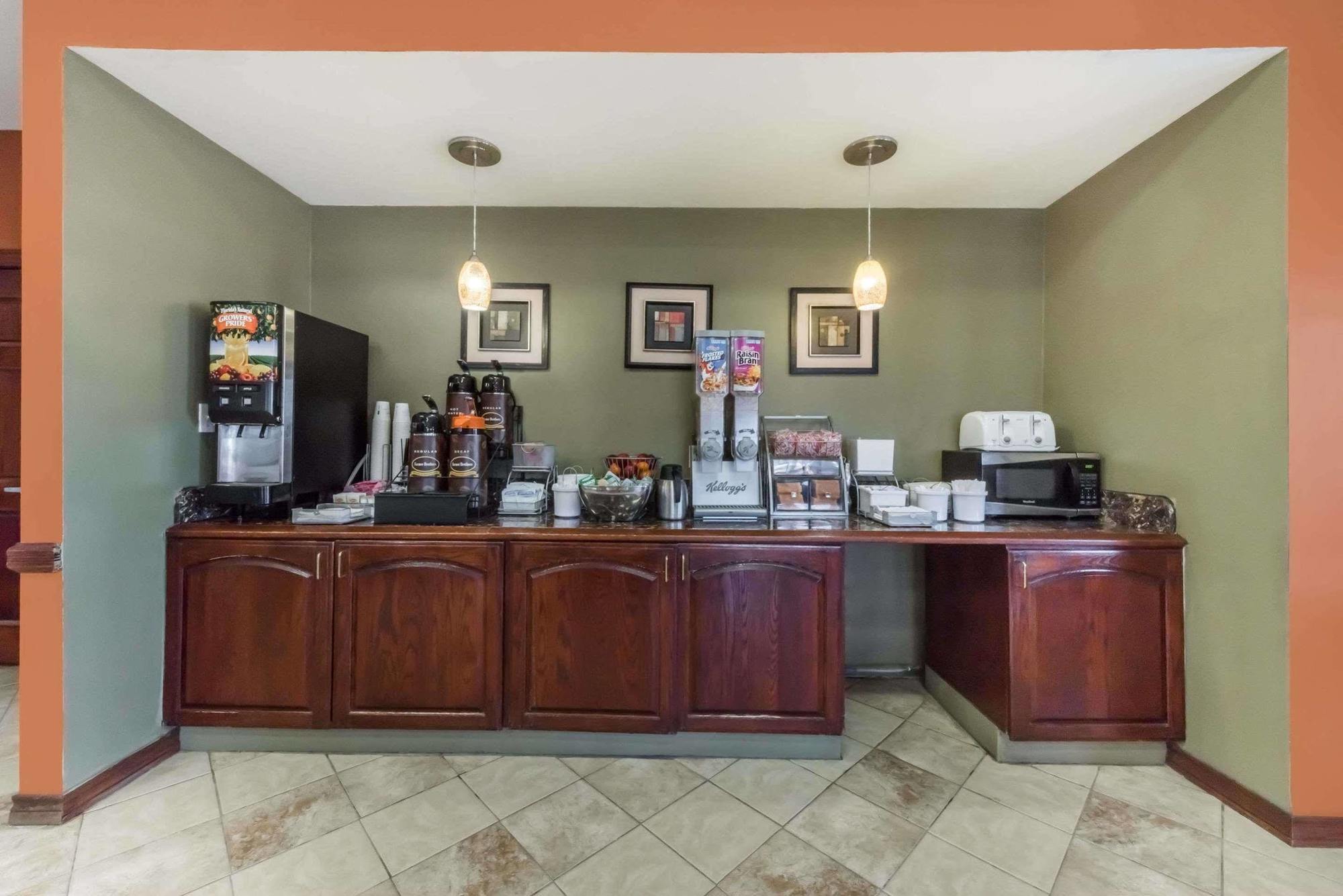 Super 8 By Wyndham Weslaco Exterior foto